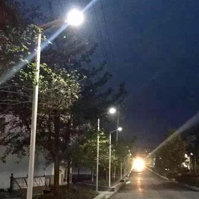 Lighteme 30 Watt Solar-Straßenlaterne