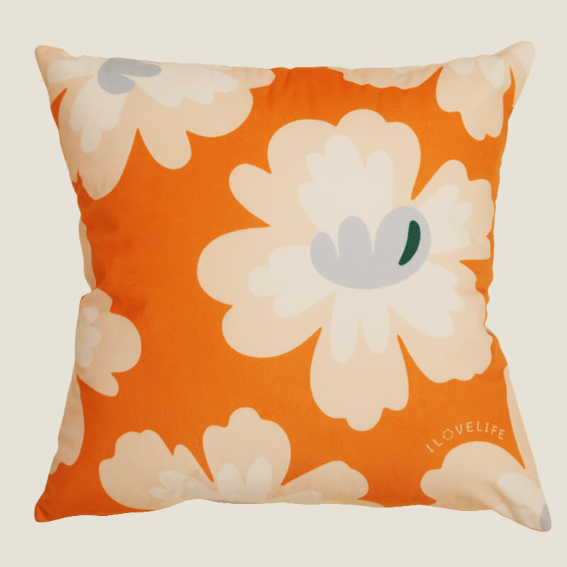 Kissenbezug mit Blumenmuster von Lighteme