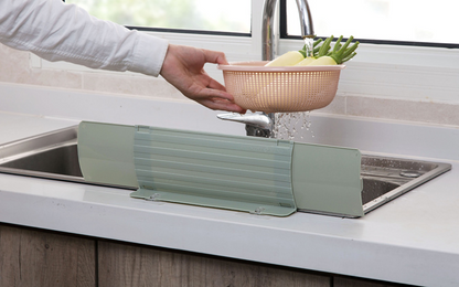 Lighteme Retractable Sink Water Splash Guard (2 Colors)