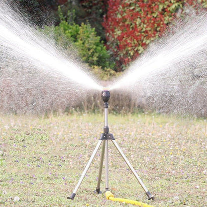 Mit dem rotierenden Stativregner von Lighteme können Sie Ihren Garten mühelos bewässern! 