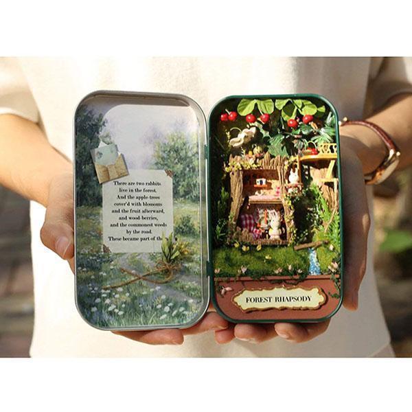 Lighteme DIY Christmas Miniature Dollhouse (3 styles)