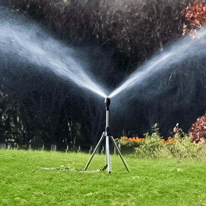 Mit dem rotierenden Stativregner von Lighteme können Sie Ihren Garten mühelos bewässern! 