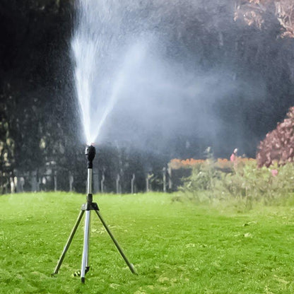 Mit dem rotierenden Stativregner von Lighteme können Sie Ihren Garten mühelos bewässern! 