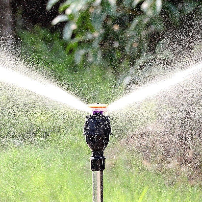 Mit dem rotierenden Stativregner von Lighteme können Sie Ihren Garten mühelos bewässern! 