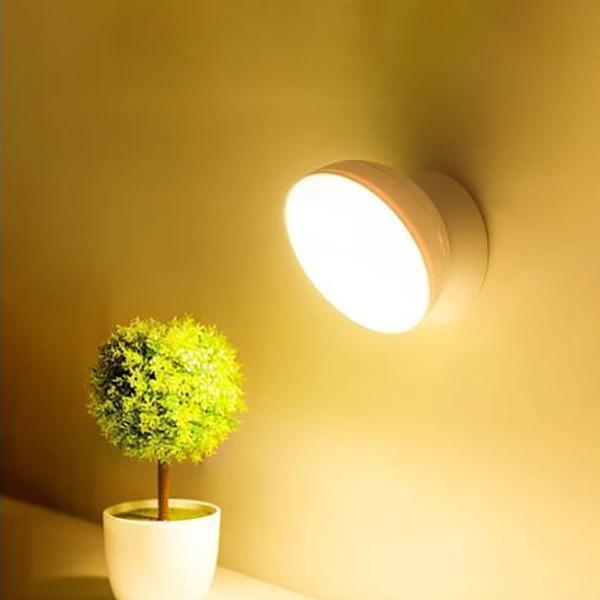 Lighteme LED Motion Sensor Night Light (2 colors)
