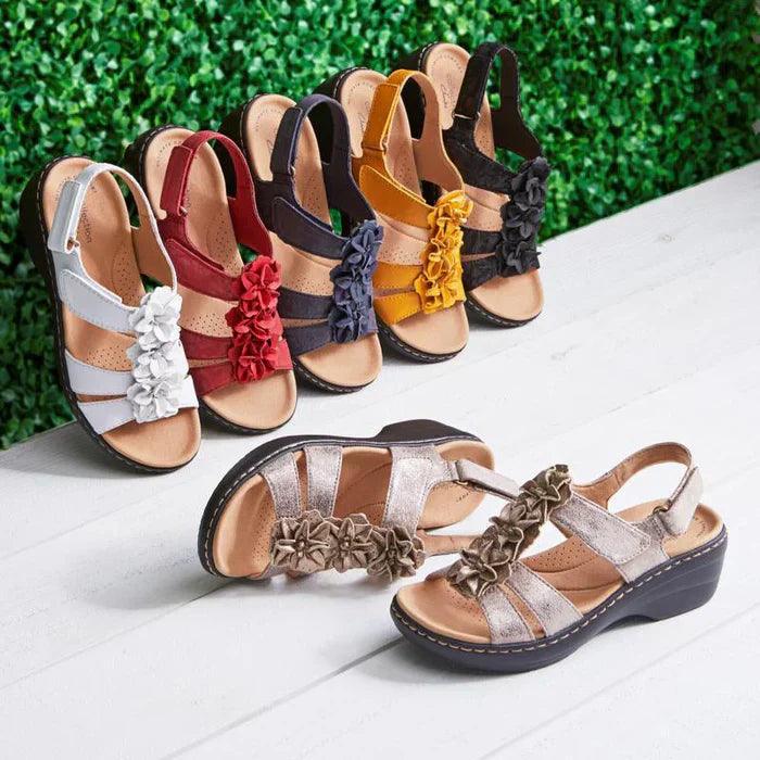 Lighteme Flache Sandalen mit Blumenmuster
