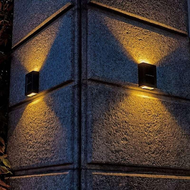 Applique murale d'extérieur étanche à énergie solaire Lighteme | ACHETEZ-EN 1, OBTENEZ-EN 1 GRATUITEMENT (2 PIÈCES)