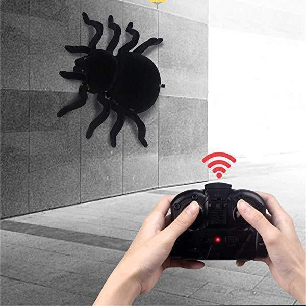 Ihrtrade Halloween Remote Control Spider (2 colors)