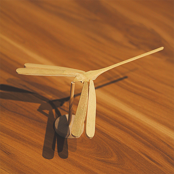 Lighteme Gravity balance bamboo dragonfly