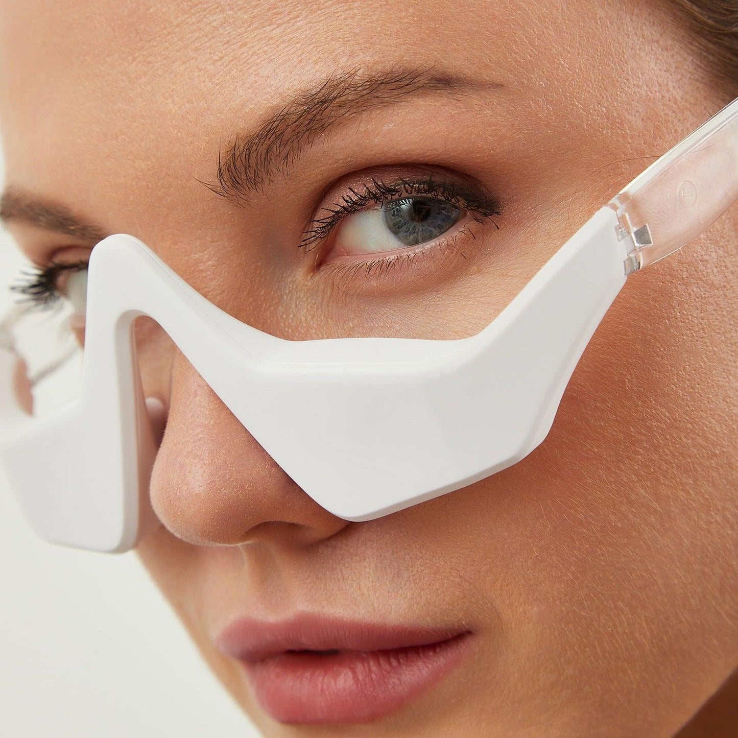 Lighteme Ultra Eyecare – Beseitigen Sie dunkle Augenringe und Tränensäcke zu Hause