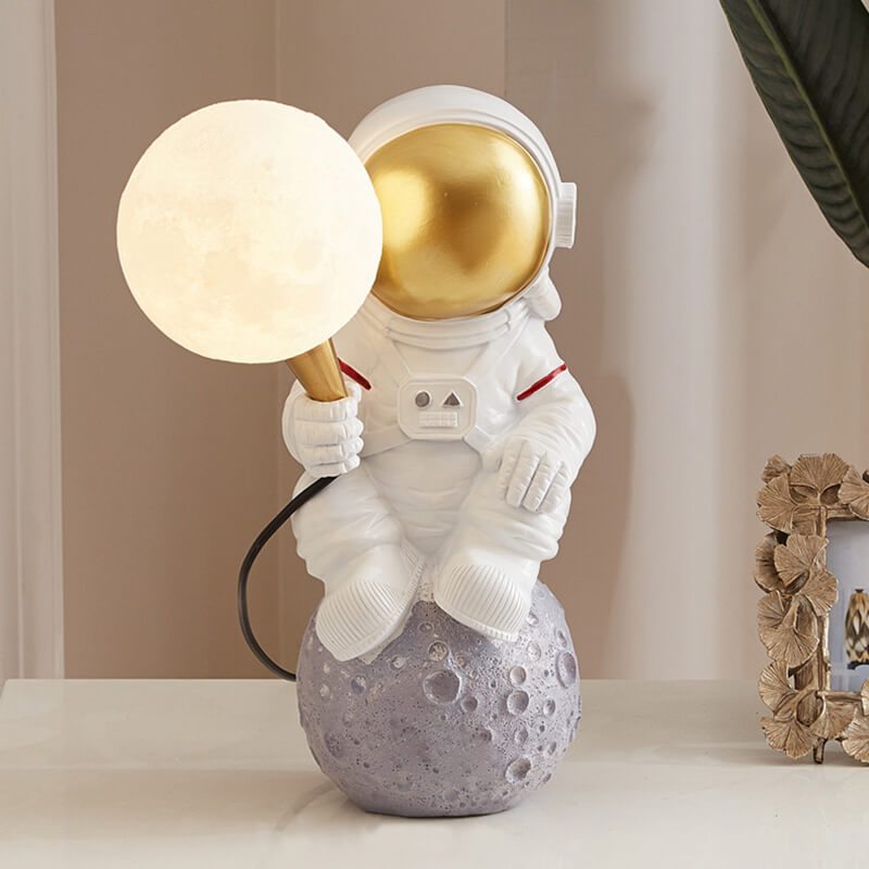 Lighteme Astronaut Tischlampe aus Kunstharz