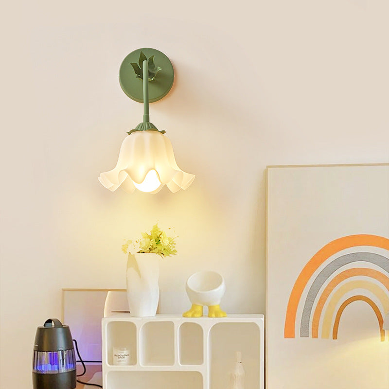 Lighteme Graceful Flower Wall Lamp