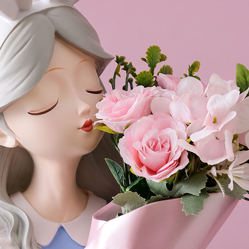 Lighteme Bouquet Girl Resin Decoration