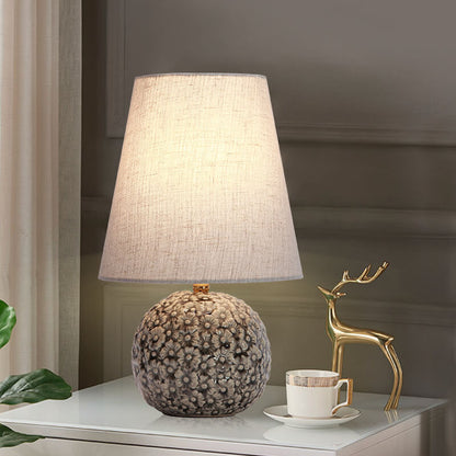 Lighteme Keramik-Tischlampe mit geschnitzter Blume