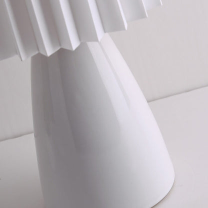 Lampe de table plissée en céramique Lighteme