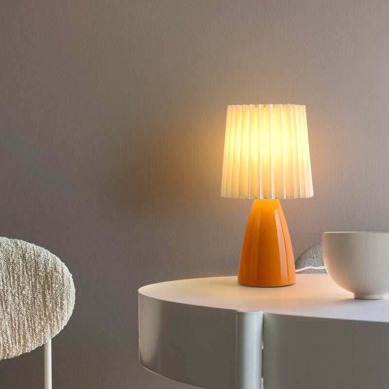 Lampe de table plissée en céramique Lighteme