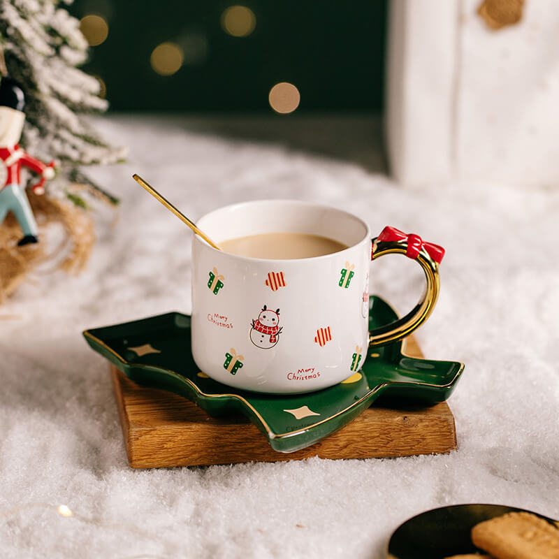 Tasses et soucoupes en céramique de Noël Lighteme