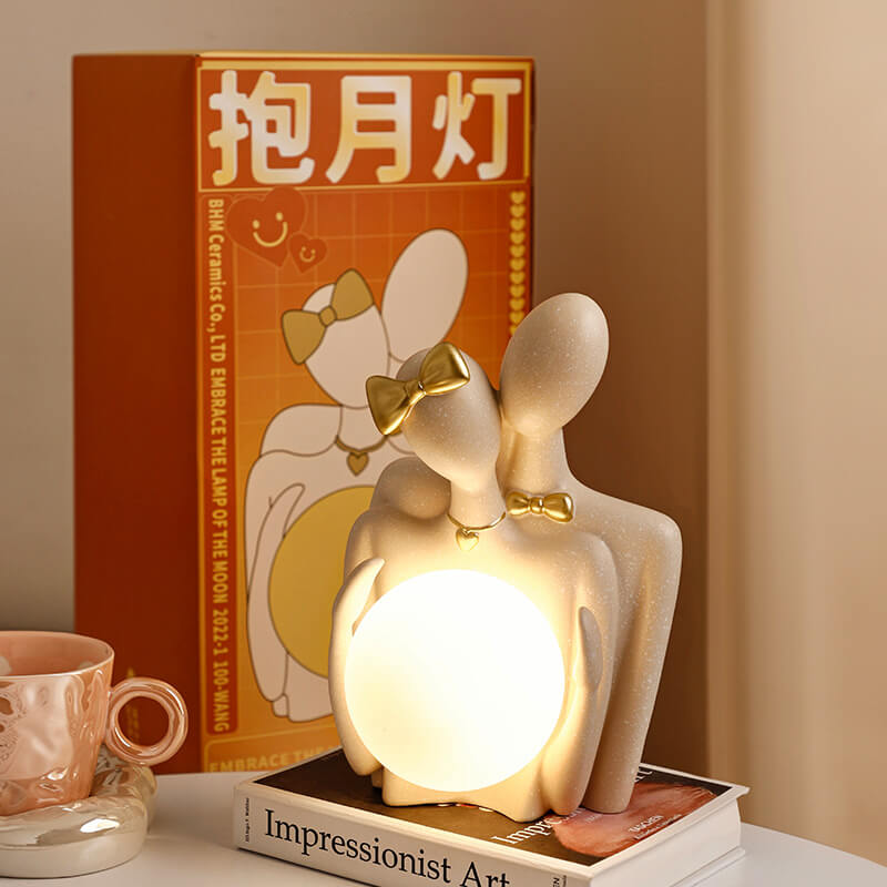 Lighteme Paar hält Mondlampe-Ornamente