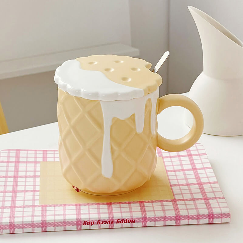 Lighteme – Cremefarbene Keramiktasse in Keksform