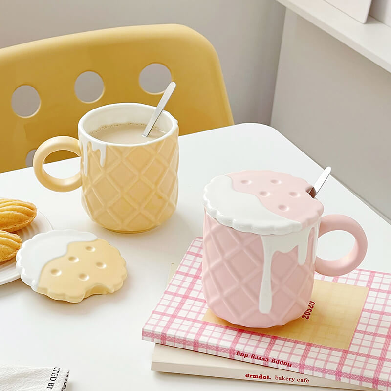 Lighteme – Cremefarbene Keramiktasse in Keksform