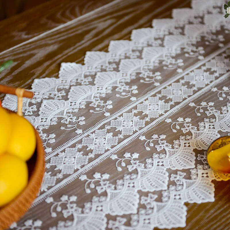 Lighteme Embroidered Hollow Macrame Table Runner