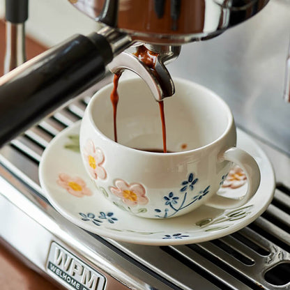 Lighteme Keramiktasse und Untertasse mit Blumendruck