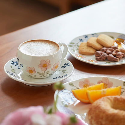 Lighteme Keramiktasse und Untertasse mit Blumendruck