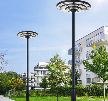Lighteme 2500W Solar-Außenleuchte UFO Gartenmast und Wandstraßenlaternen für Haus, Hof, Bauernhäuser mit Fernbedienung