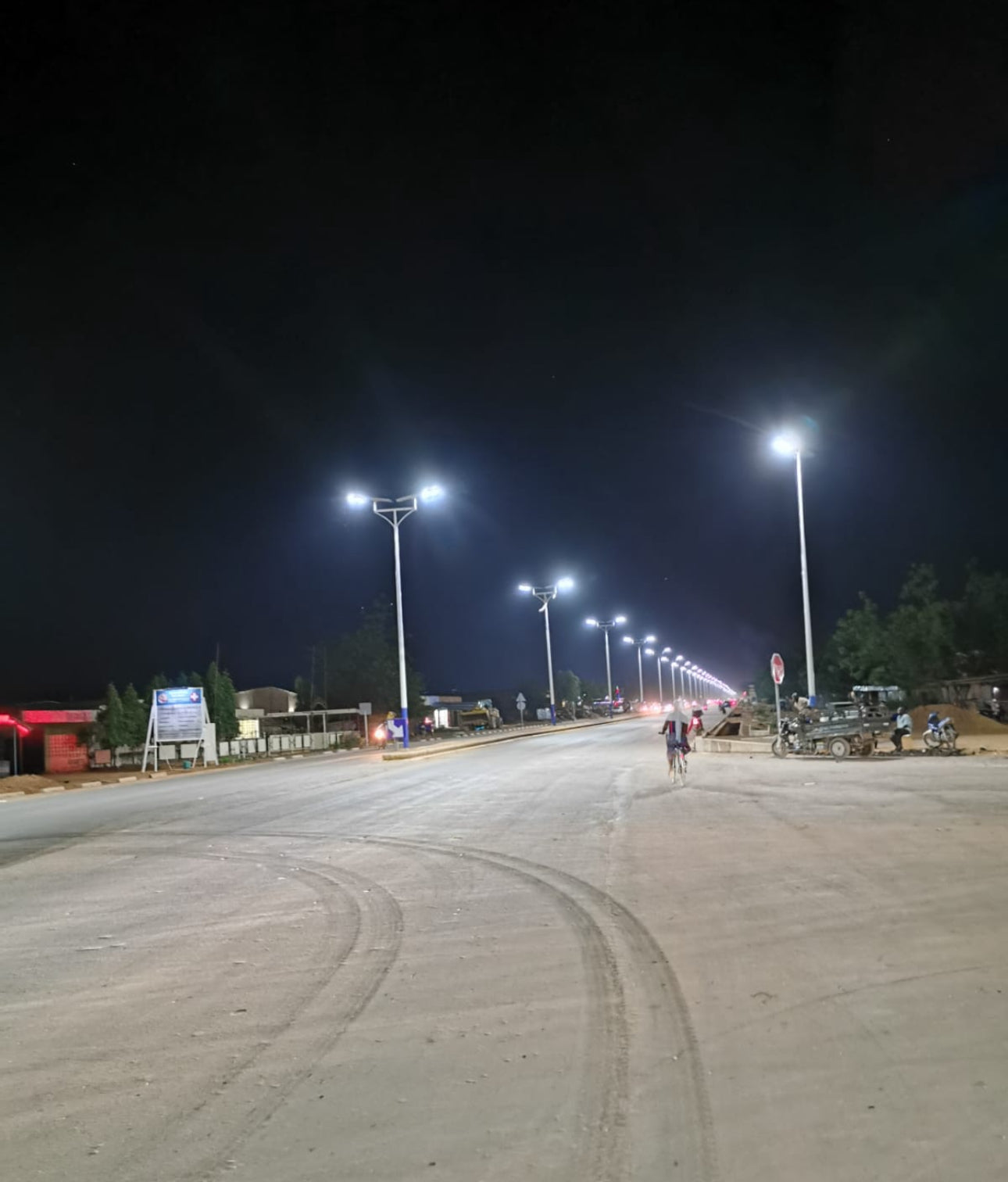 Selbstreinigendes Solarstraßenlaterne-Aluminiumdruckguss Lighteme 2400w