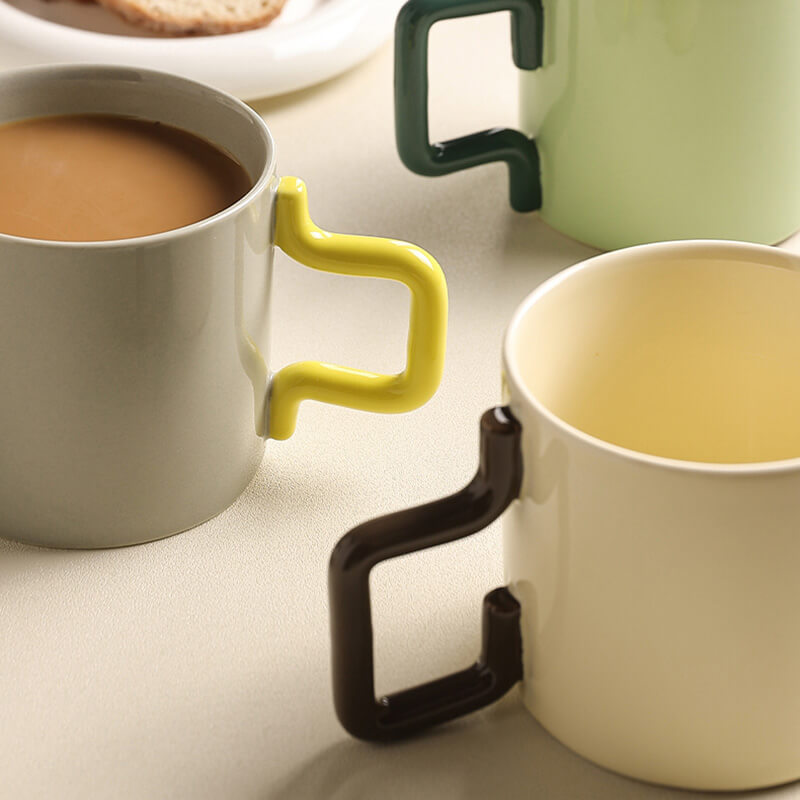 Lighteme Keramiktasse mit geometrischem Griff