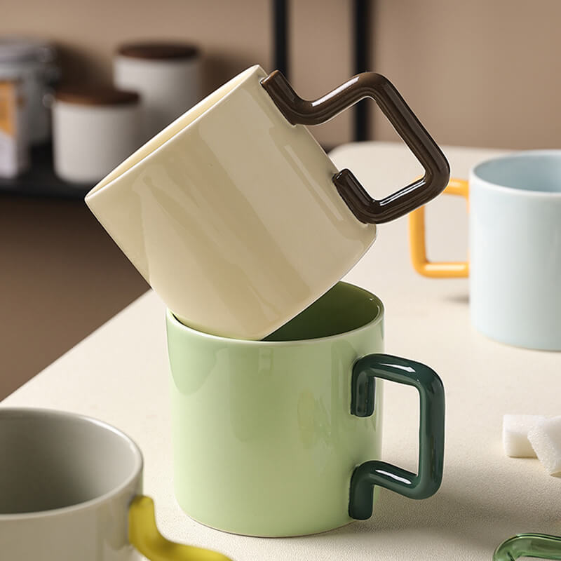 Lighteme Keramiktasse mit geometrischem Griff
