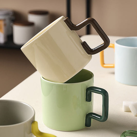 Lighteme Keramiktasse mit geometrischem Griff