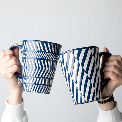 Lighteme Keramiktasse mit geometrischem Muster