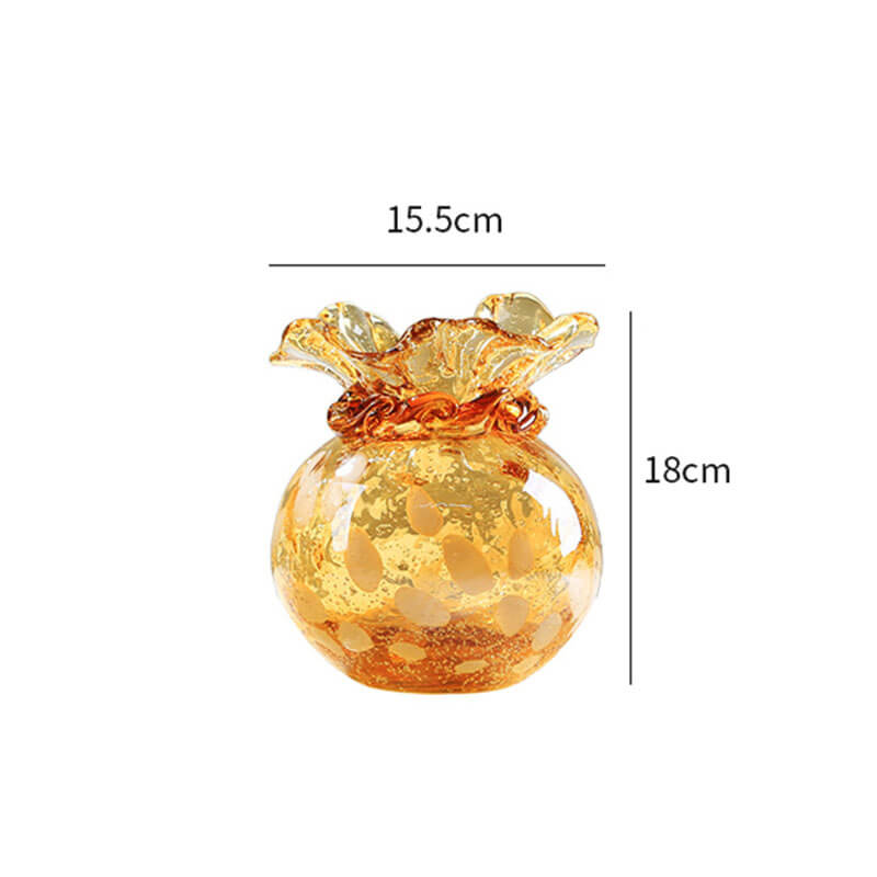 Wundertütenvase mit heller Glasur