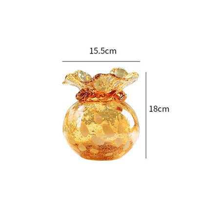 Wundertütenvase mit heller Glasur