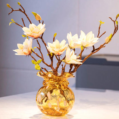 Wundertütenvase mit heller Glasur