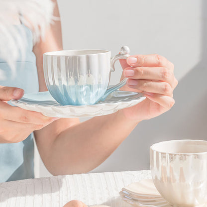 Lighteme Tasse und Untertasse mit Perlen-Muschelmuster und Farbverlauf