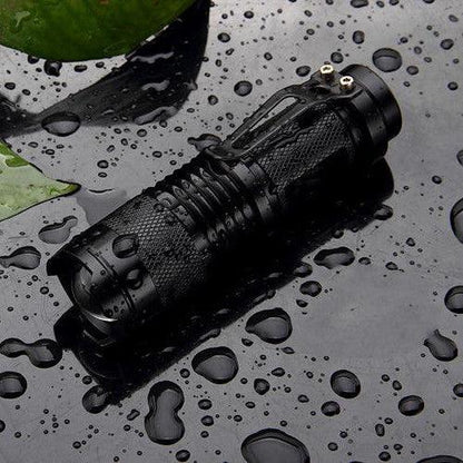 Wasserdichte Taschenlampe Lighteme Mini Black 2000 lm.
