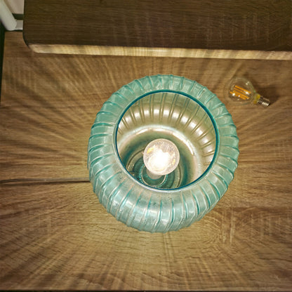 Lighteme Tischlampe aus gehämmertem Glas
