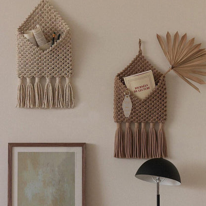 Sac de rangement mural tissé à la main avec pompons Lighteme