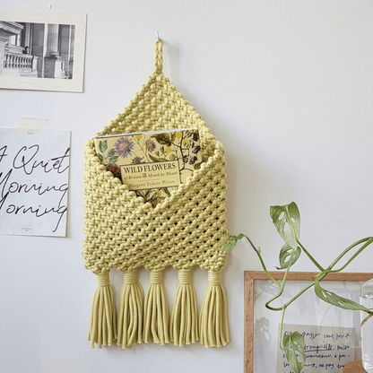 Sac de rangement mural tissé à la main avec pompons Lighteme