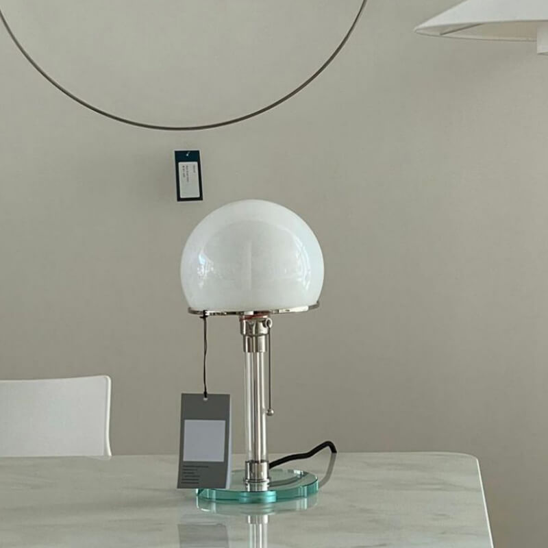 Lampe de table hémisphérique en verre Lighteme