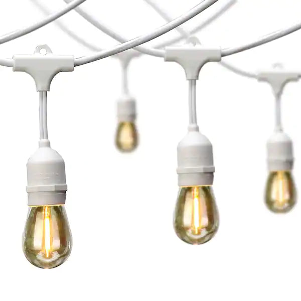 Lighteme 48 Fuß lange LED-Lichterkette für den Außenbereich zum Einstecken – 24 bruchsichere und wasserdichte Glühbirnen – Handelsqualität – UL-gelistetes Hochleistungskabel 