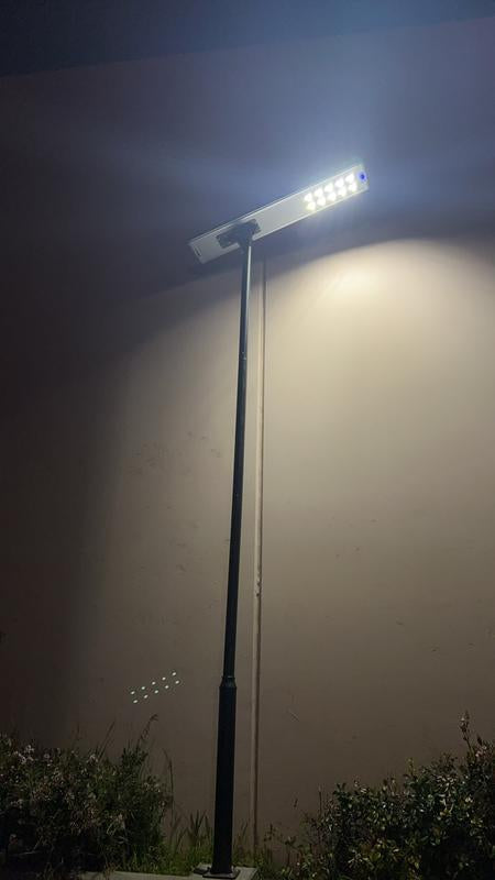 Lighteme 10.000 W kommerzielle Solar-Straßenlaterne All-in-One 6500 K – selbstreinigend