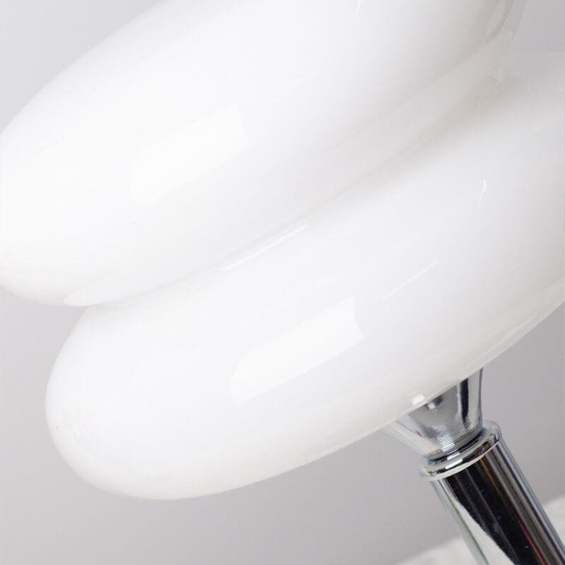 Lighteme New Egg Tart Glas-Schreibtischlampe