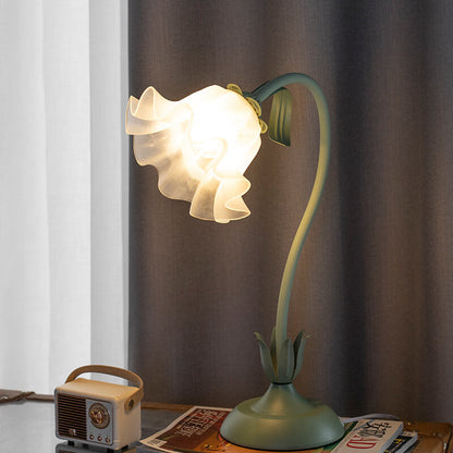 Lighteme Tischlampe im neuen Stil mit romantischen Blumenmotiven