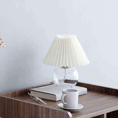 Lighteme Tischlampe mit plissiertem Glasfuß