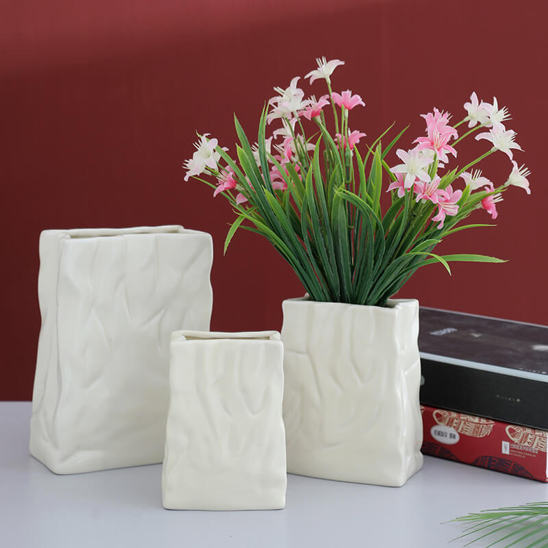 Lighteme – Keramikvase aus plissierter Papiertüte