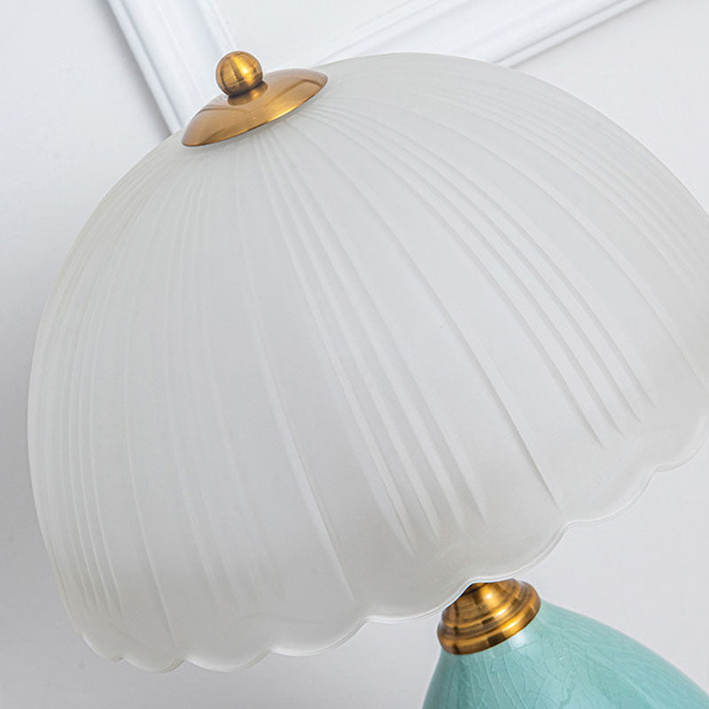 Lampe de table rétro en céramique Lighteme