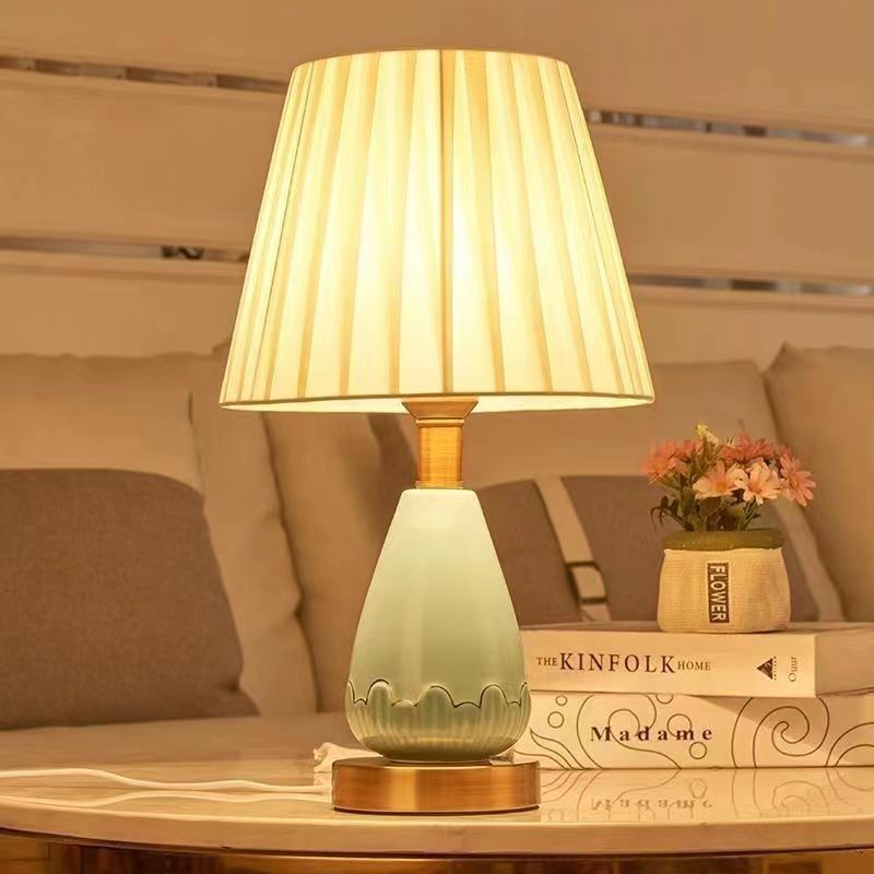Lampe de table rétro en céramique Lighteme